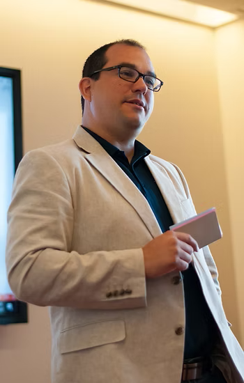 Carlos L Chacon Jr